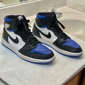 Nike Air Jordan 1 Retro High OG ROYAL TOE Men’s Sneaker Size 9 great condition
